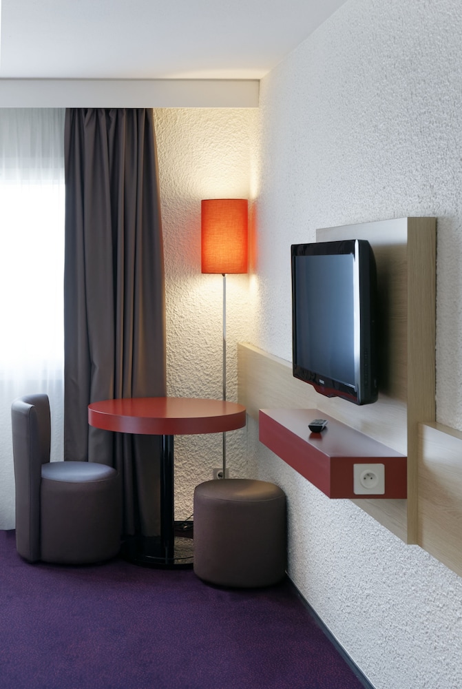 Room, 1 Double Bed with Sofa bed - Photo 2