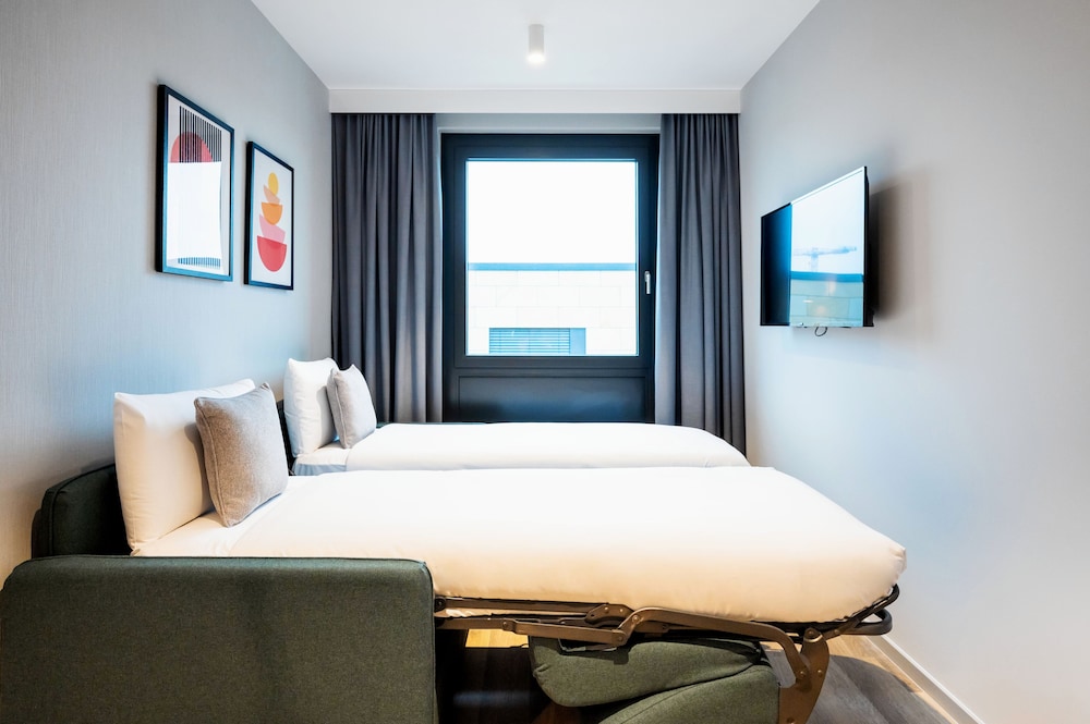 One Bedroom - Photo 9