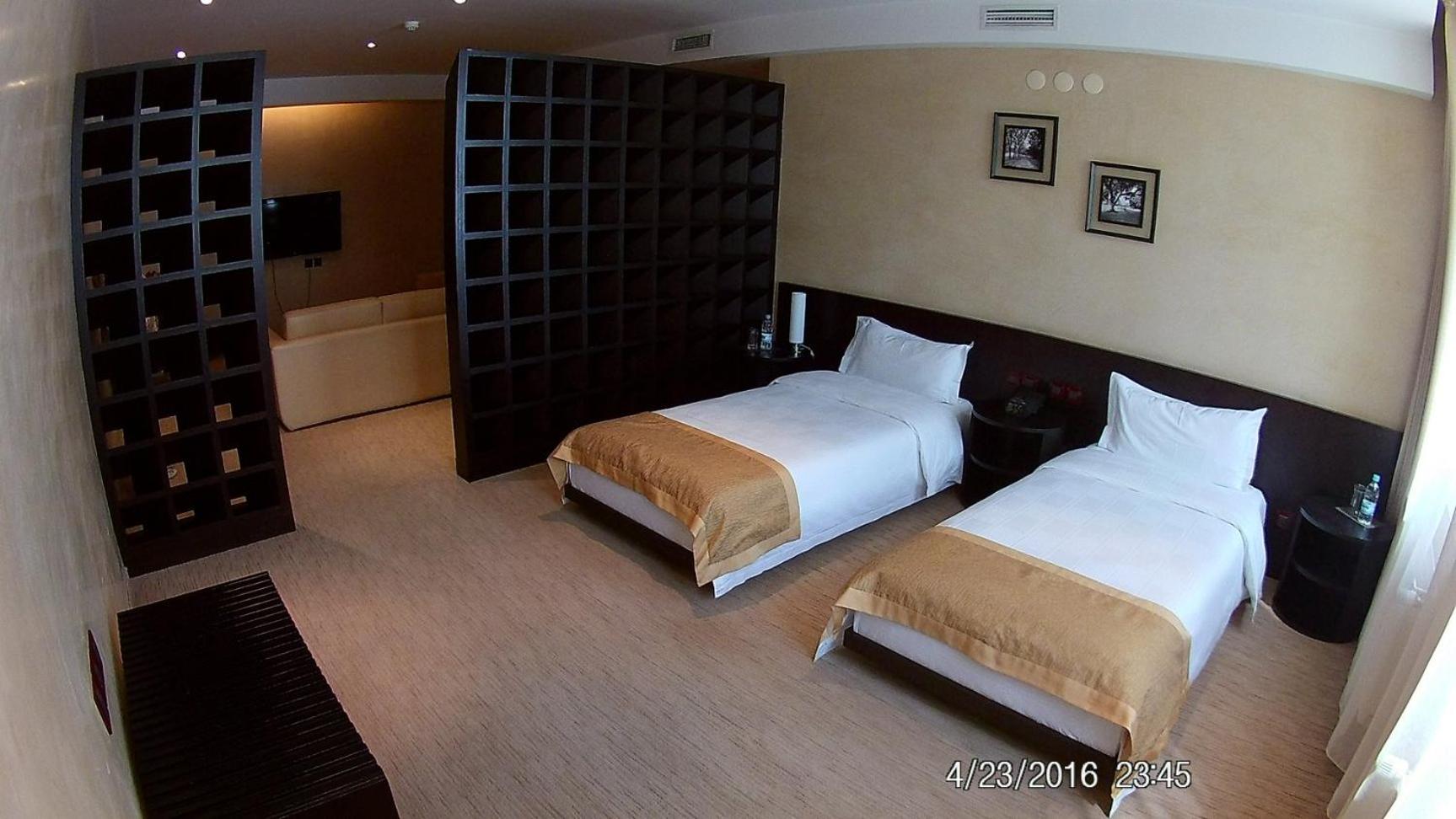 Suite photo 1