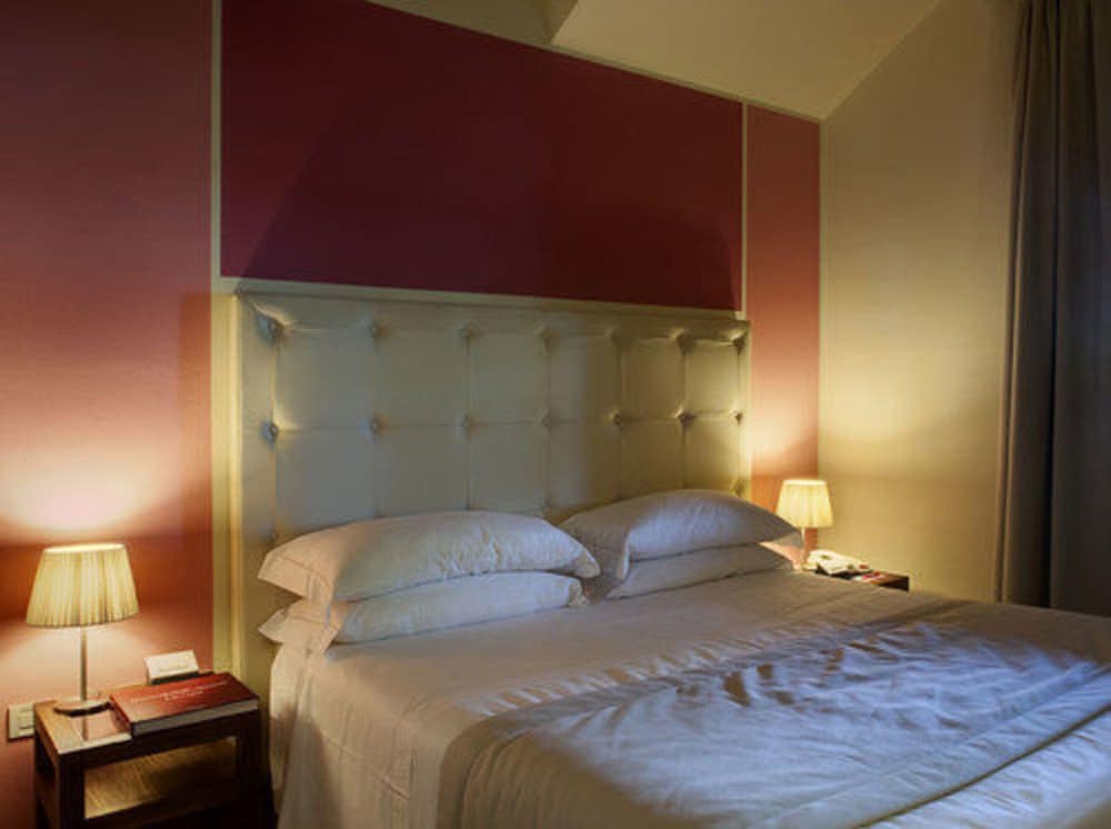 Classic Double or Twin Room - Photo 2