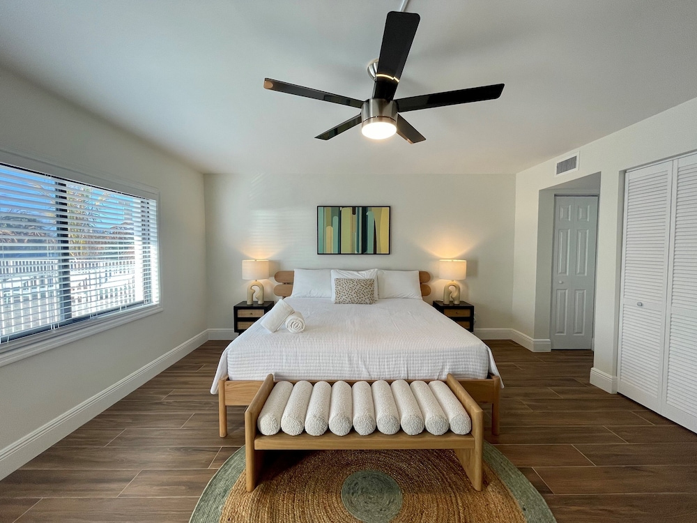 Oceanfront King Studio photo 1