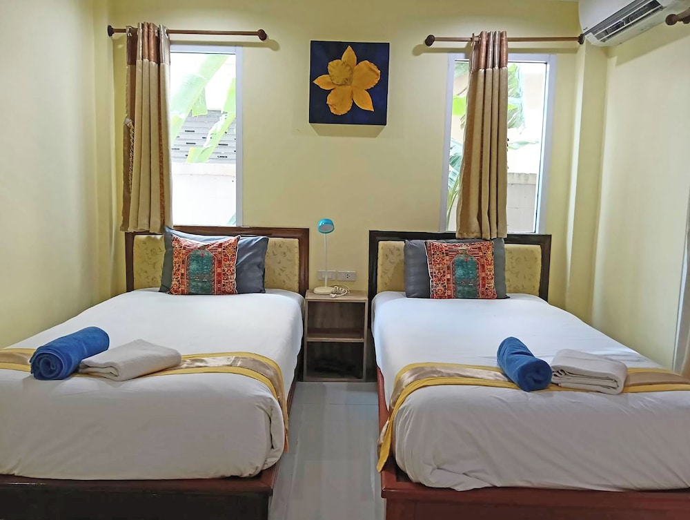 Standard Twin Room - Photo 4