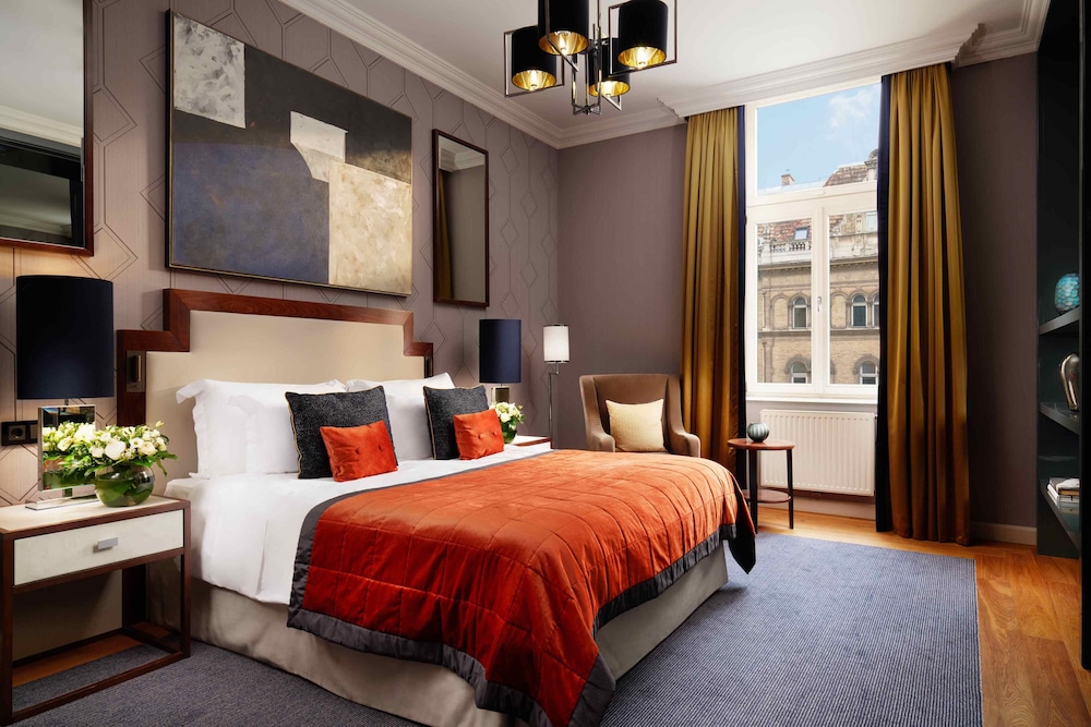 Executive Suite (with Spa and Executive Club Access)