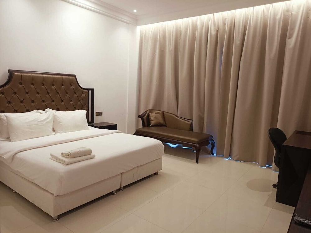 Double Room - Photo 6