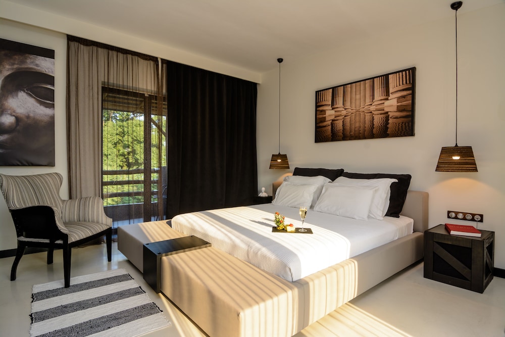 Double Room, Beachfront photo 3