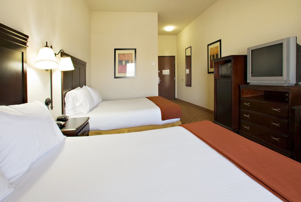 Suite, 2 Queen Beds, Accessible (Mobility, Tub) - Photo 1