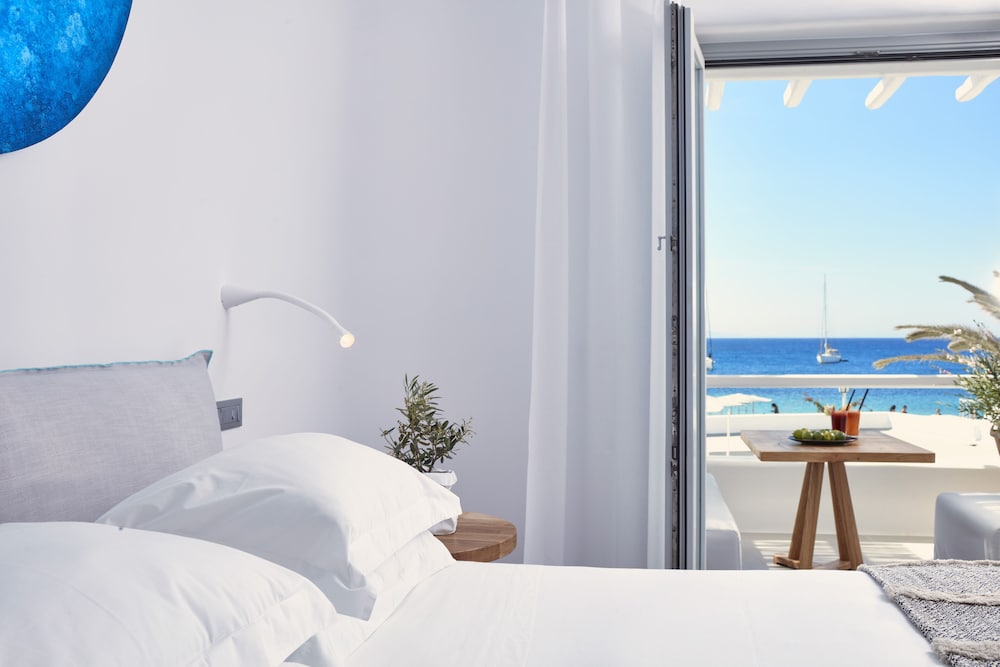 Superior Room, 1 King Bed, Balcony, Sea View - Photo 8