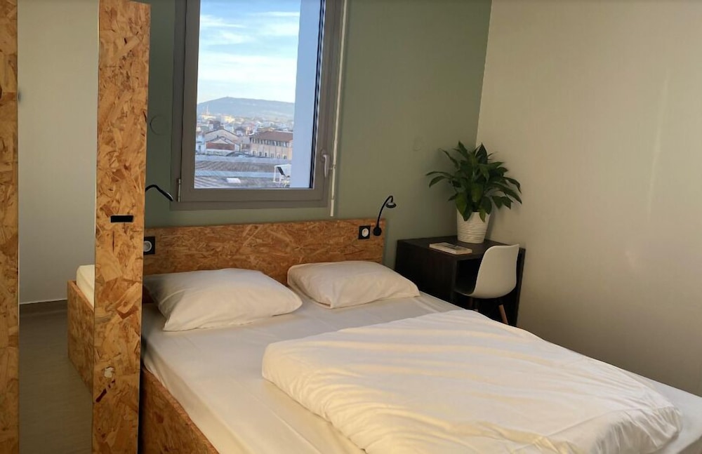 Double Room with Ensuite Bathroom - Photo 3