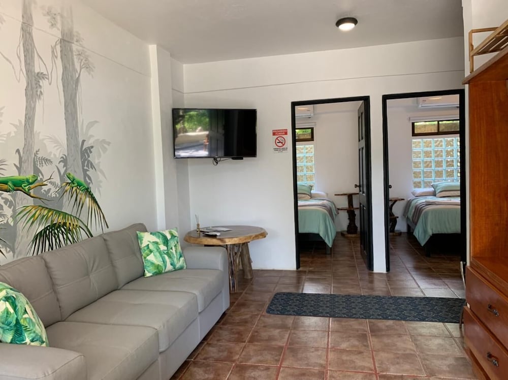 Accesible Delux room, 1 Queen Bed