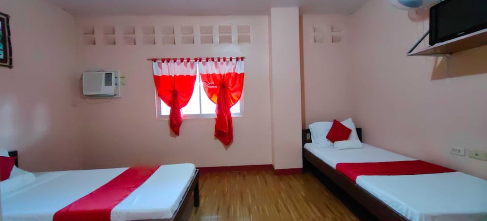 Deluxe Twin Room photo 3