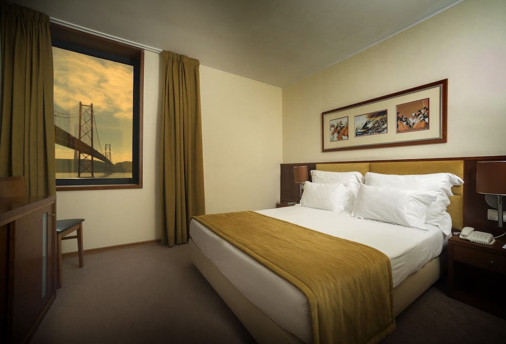 Family Suite (2 Adults + 2 Children) photo 2