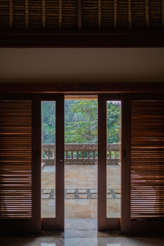 Three Bedroom  Villa with Private Pool - Photo 9