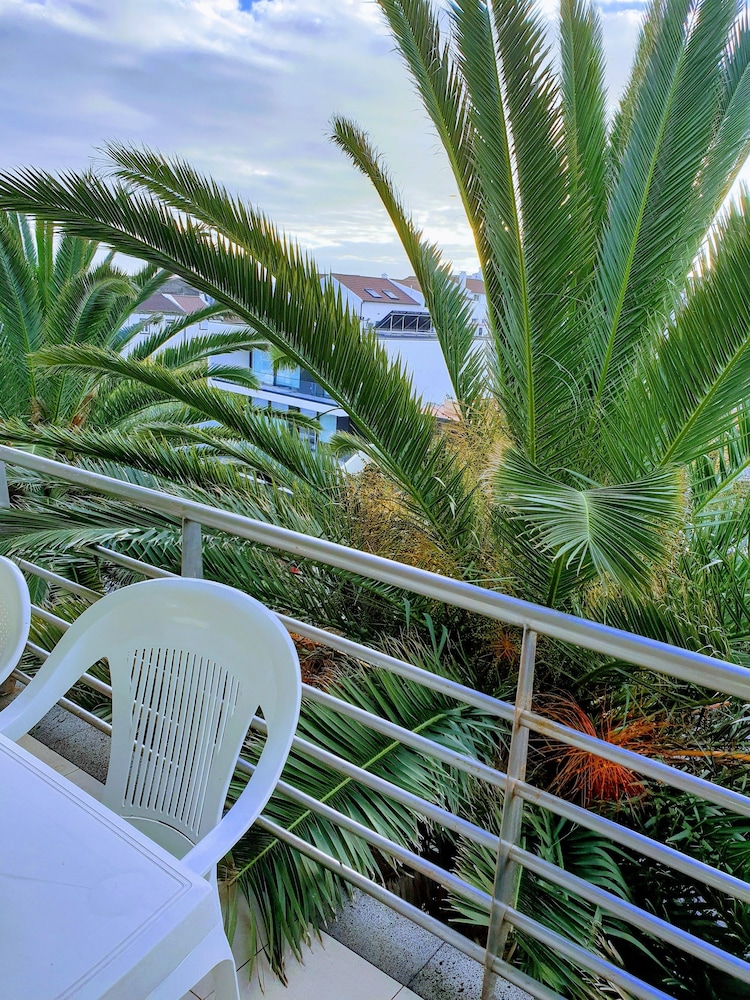 Comfort Room, 1 Queen Bed, Pool Access, Marina View photo 2