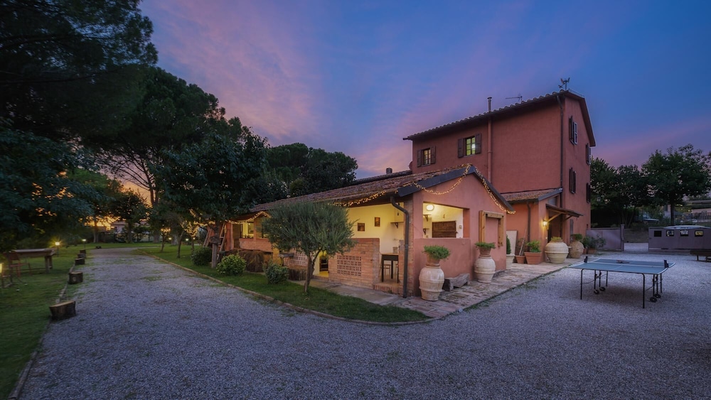 Villa photo 2