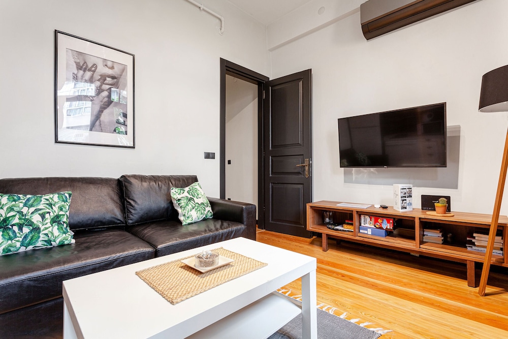 Classic Apartment photo 1