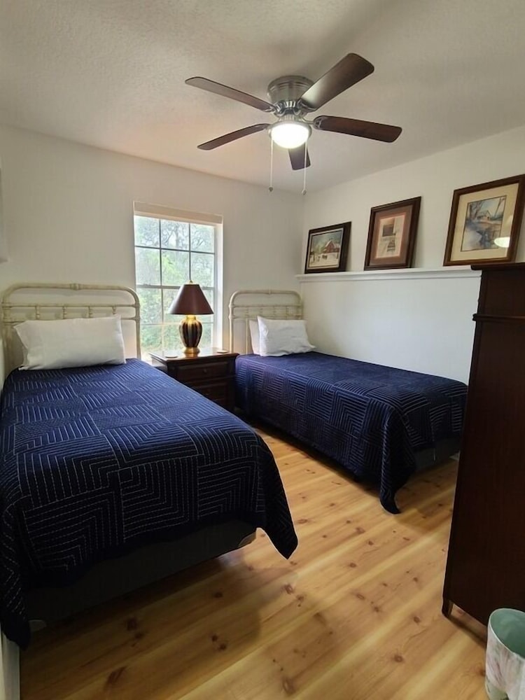 Family House, 3 Bedrooms, Kitchen, Valley View photo 2