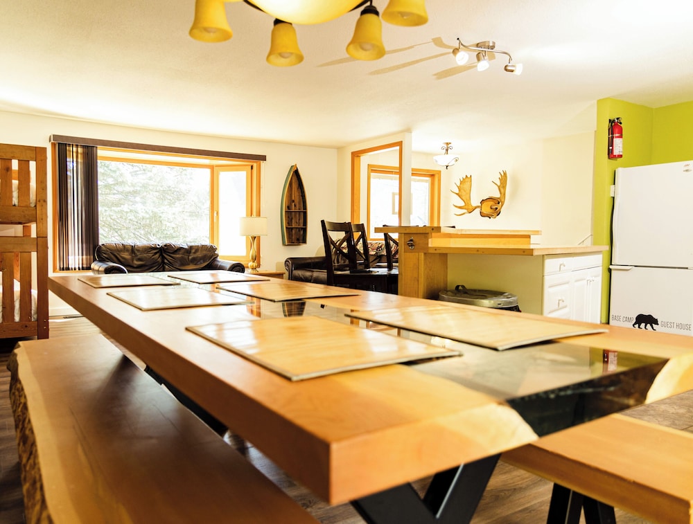 Family Suite, Multiple Beds, Kitchen, Mountain View