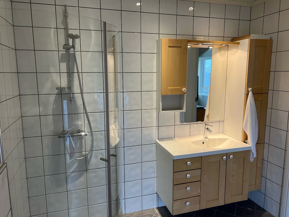 Fisherman Cabin 3 Bedrooms, with Sauna photo 3