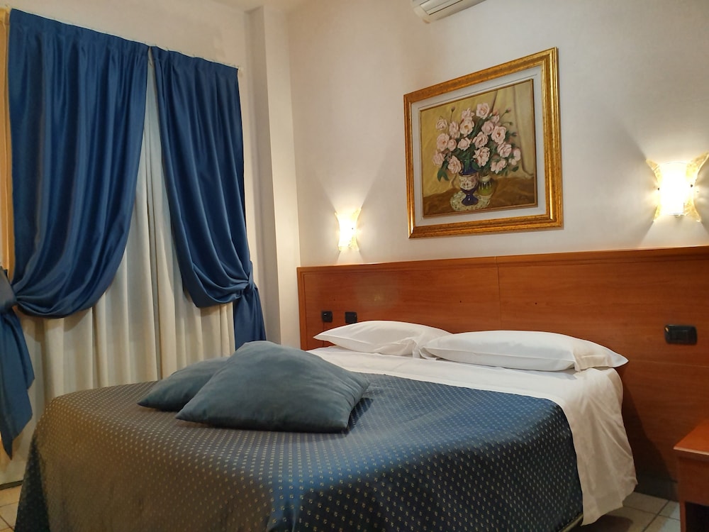 Double or Twin Room photo 2
