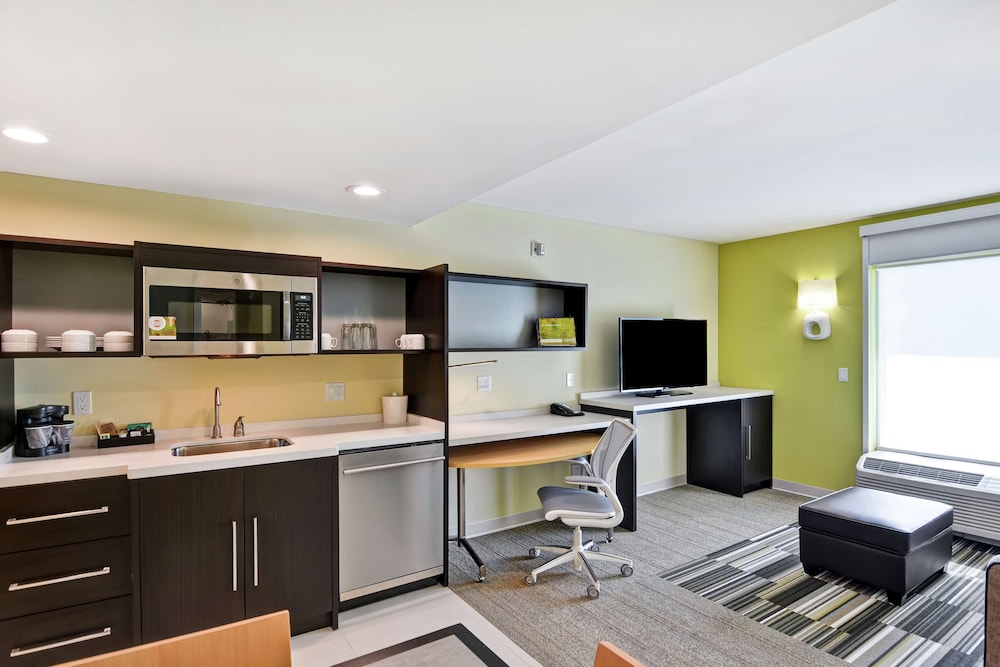 Queen Suite - Mobility Access/Non-Smoking