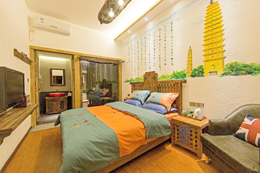 Basic Double Room, 1 King Bed