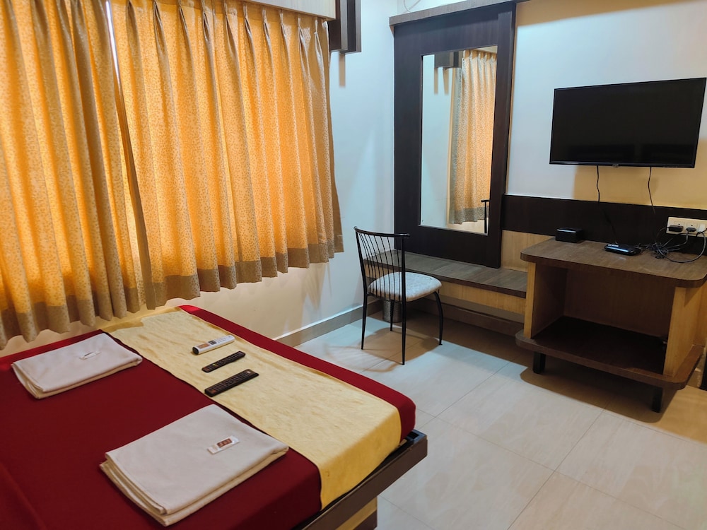 Family Triple Room, City View photo 3
