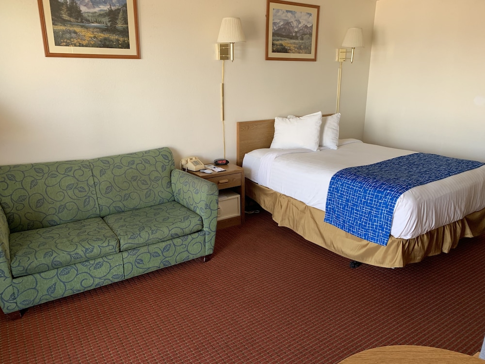 Standard Room, 1 Queen Bed - Photo 2