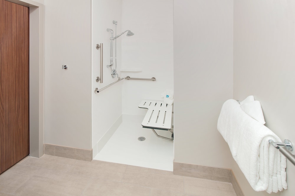 Suite, 1 Twin Bed, Accessible (Mobility)