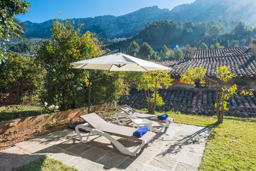 Villa photo 2