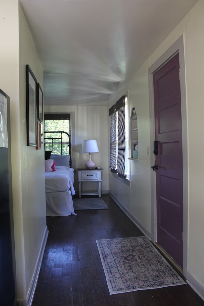 Comfort Cabin, 1 Queen Bed, River View photo 2