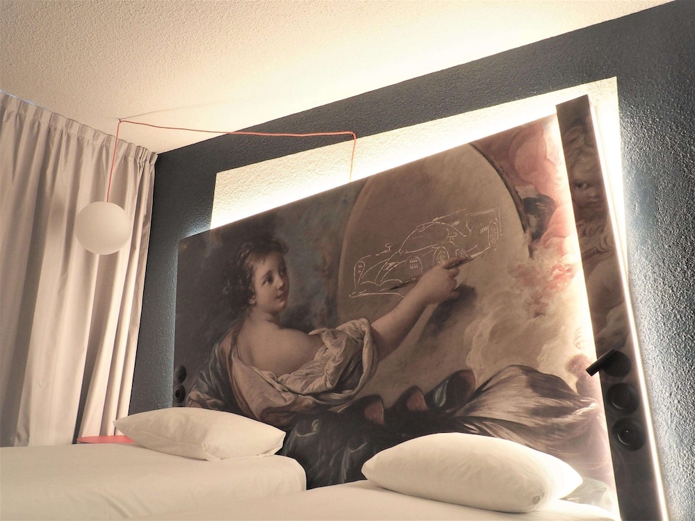 Standard Room, 2 Twin Beds - Photo 8