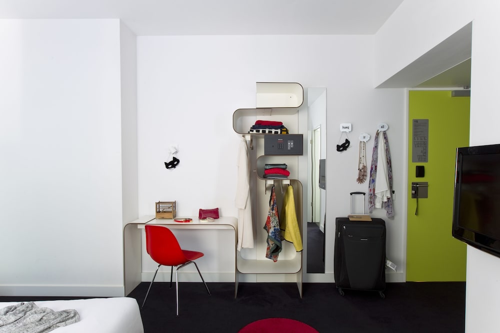 Grand Double or Twin Room thumbnail 6