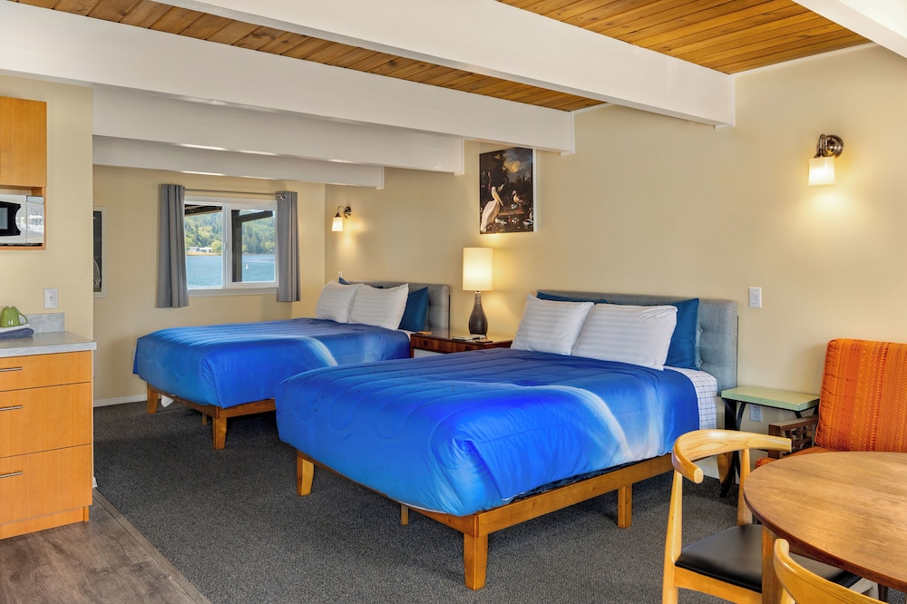 Double Room, 2 Queen Beds