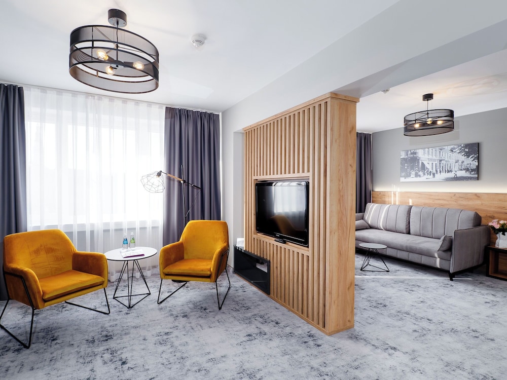 Deluxe Suite, 1 Double Bed with Sofa bed - Photo 1