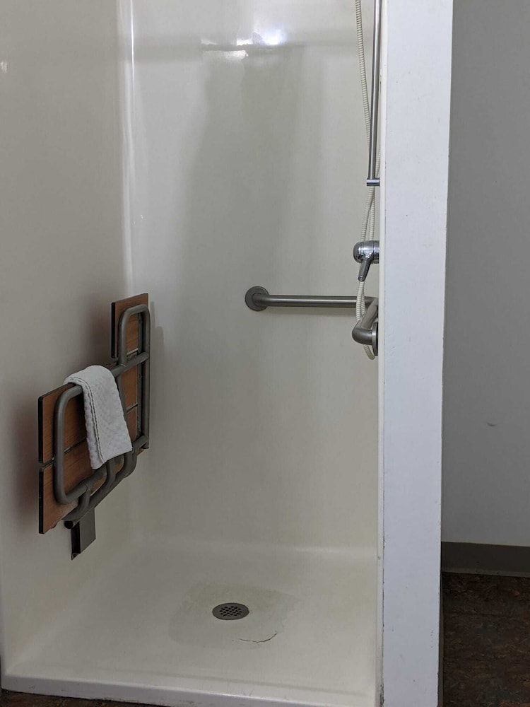 Handicap Room photo 2