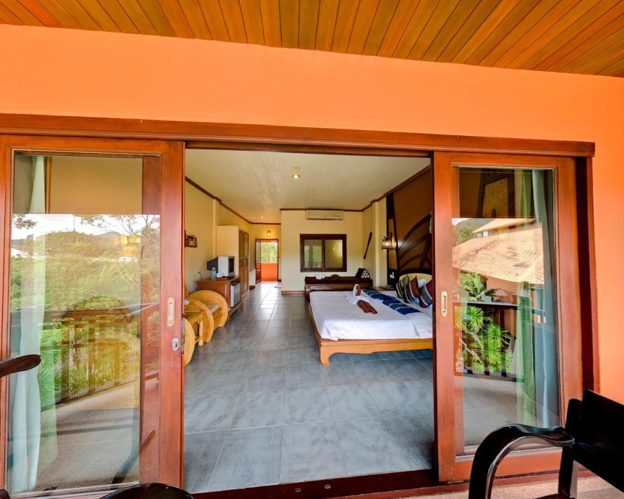 Deluxe Double or Twin Room with Balcony photo 2