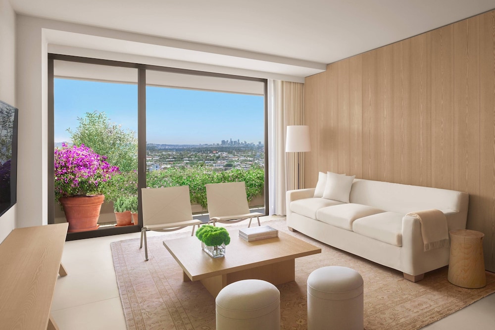Premier Suite, 1 Bedroom, Terrace thumbnail 5