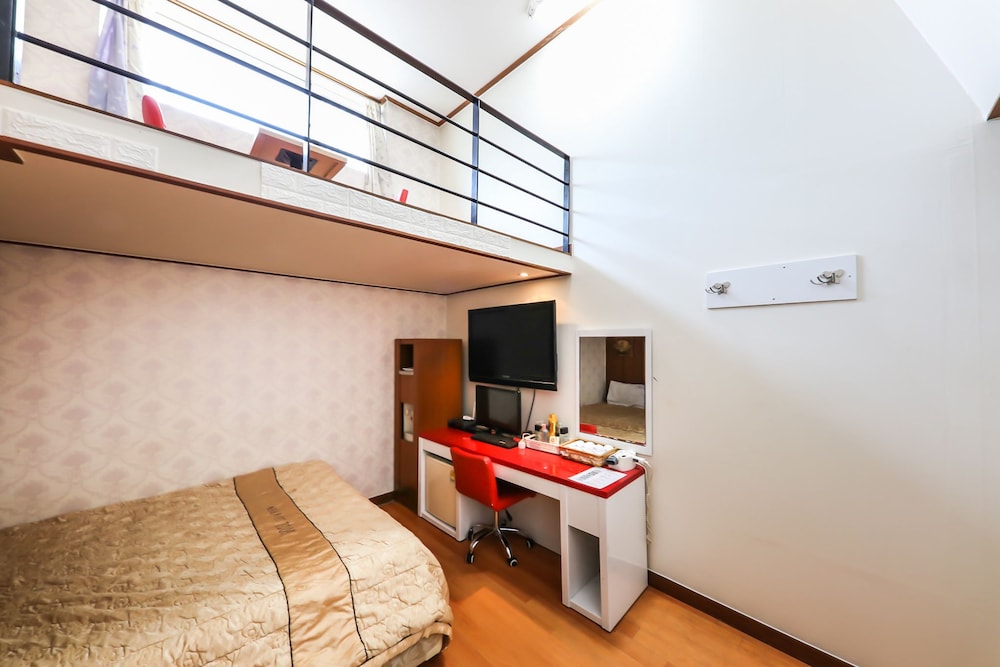 Duplex - Photo 8