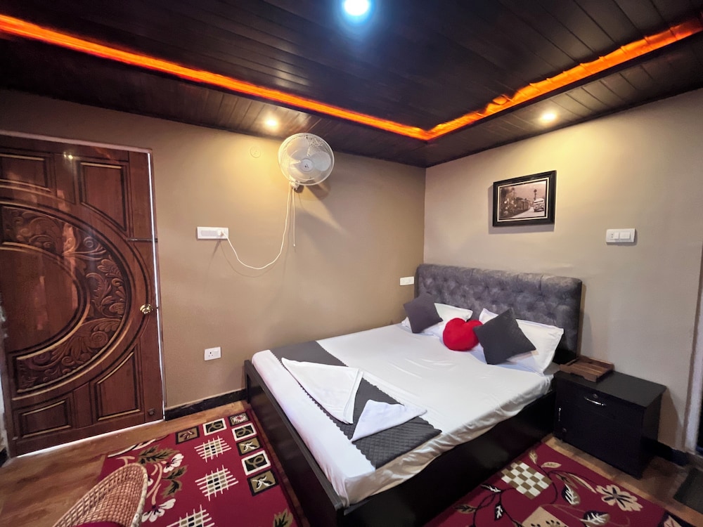 Elite Room