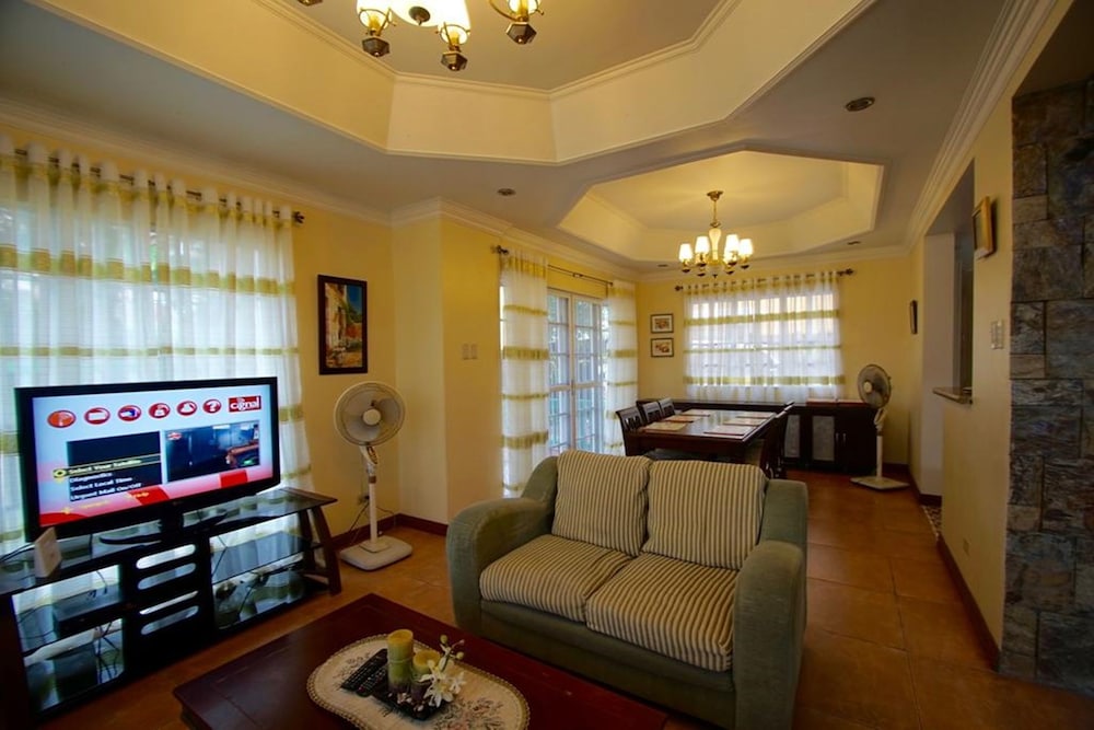 House, 5 Bedrooms photo 1