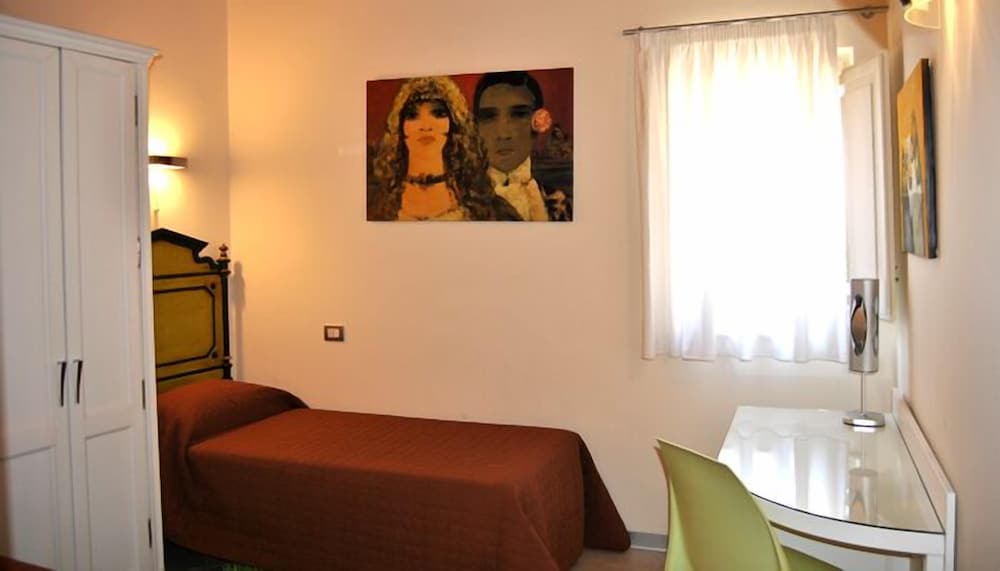 Single Room photo 1