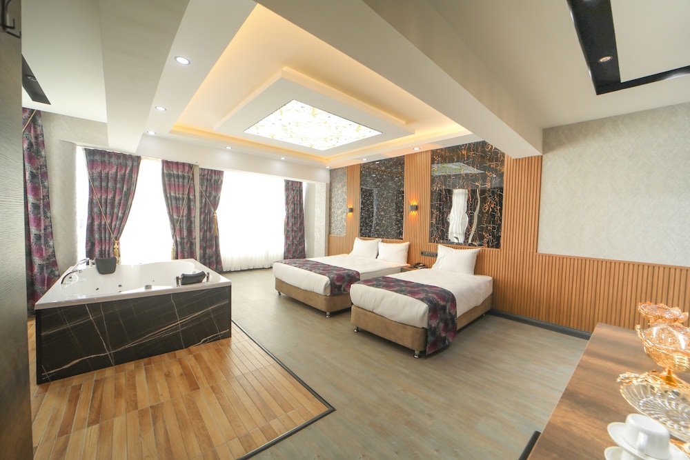 Deluxe Suite, 1 Double Bed, City View