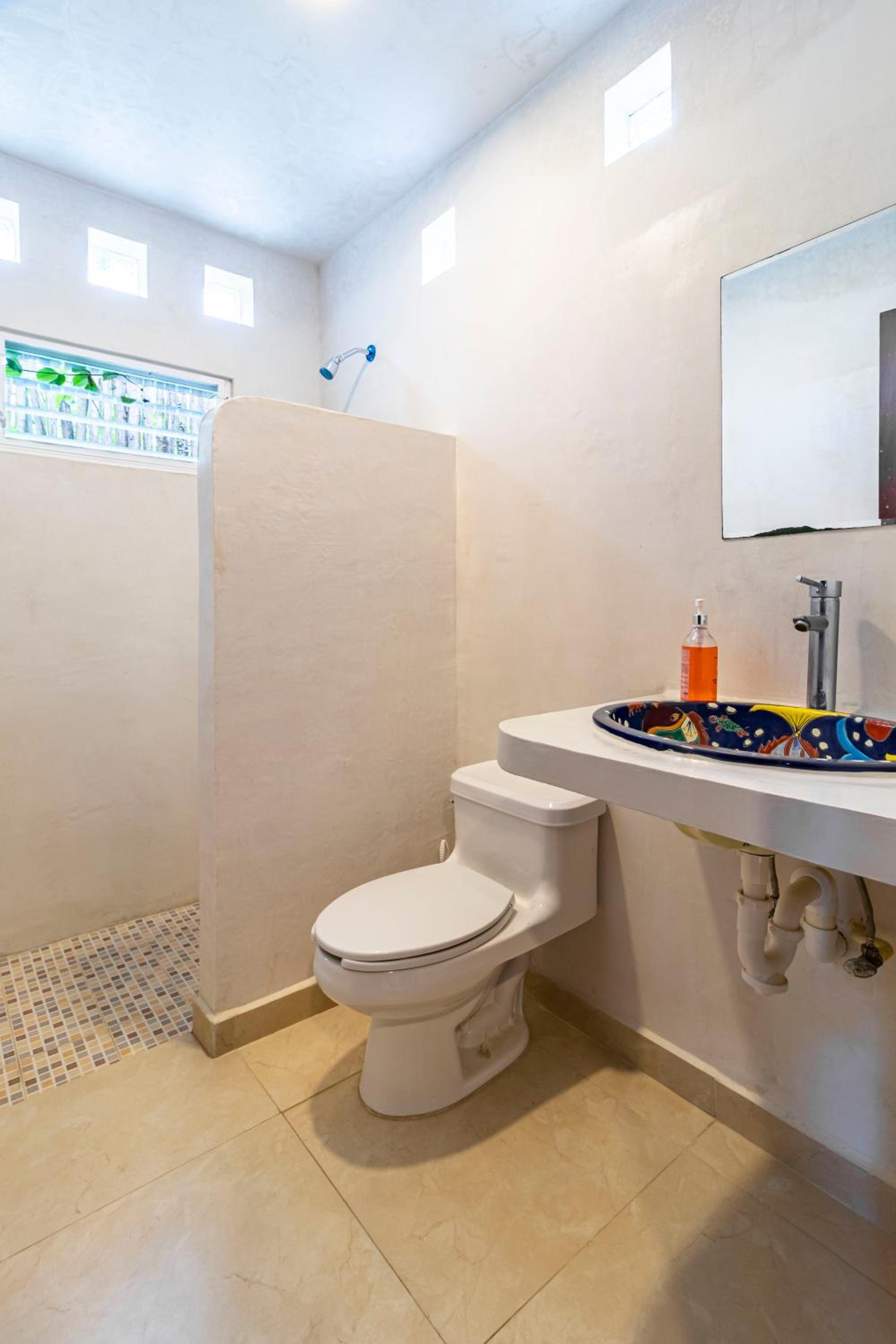 Deluxe Suite - Photo 15