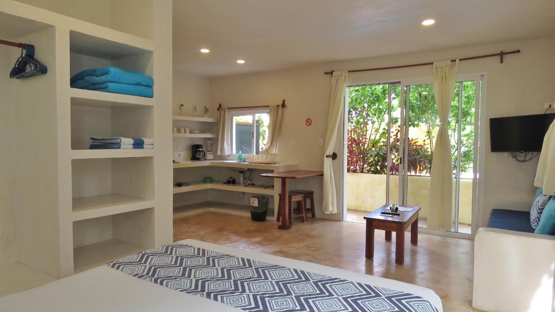 Junior Suite with Garden View - Photo 15