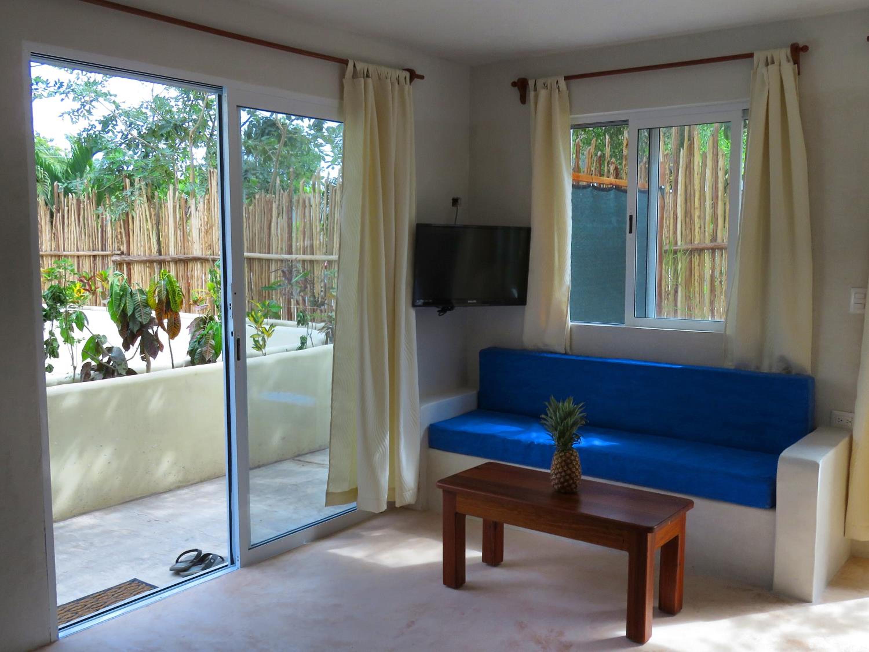 Junior Suite with Garden View - Photo 14