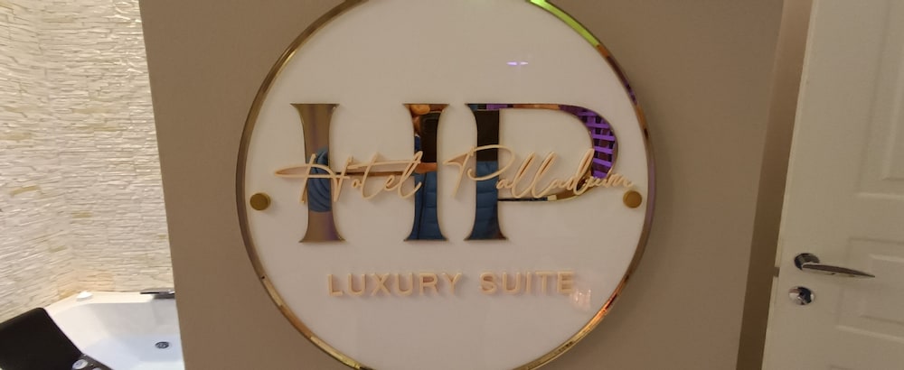 Luxury Suite photo 3