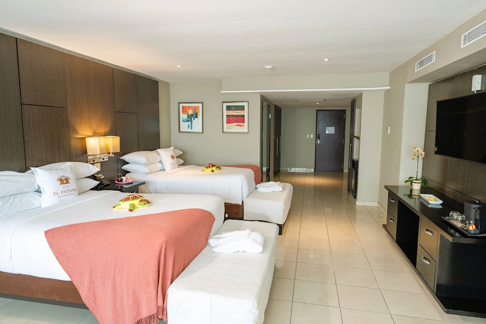 Room, 2 Double Beds, Non Smoking, Pool View - Photo 5