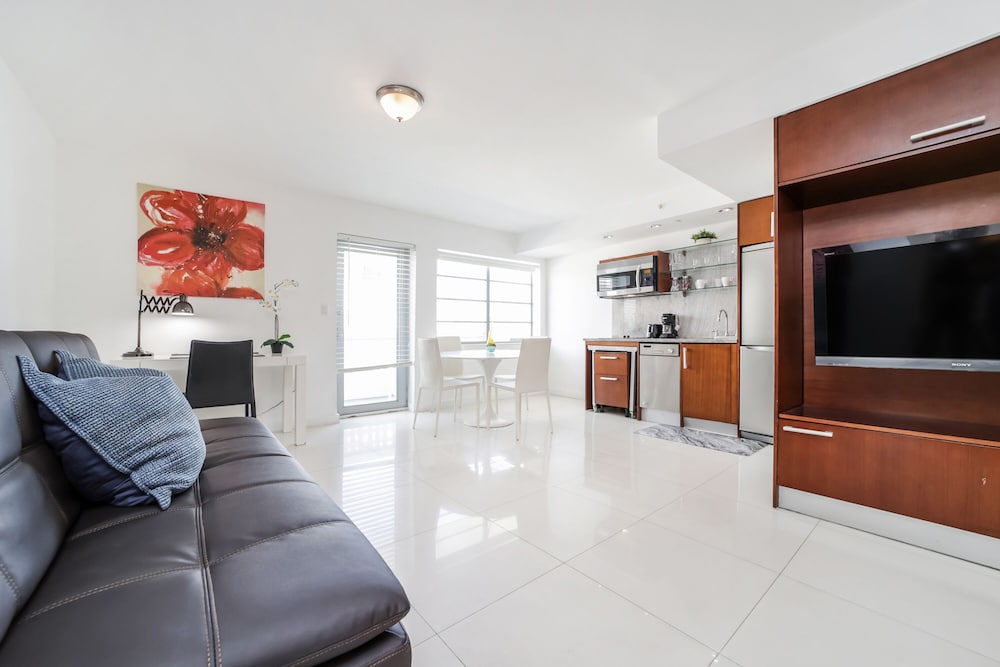 Grand Studio Suite, Balcony, Partial Ocean View
