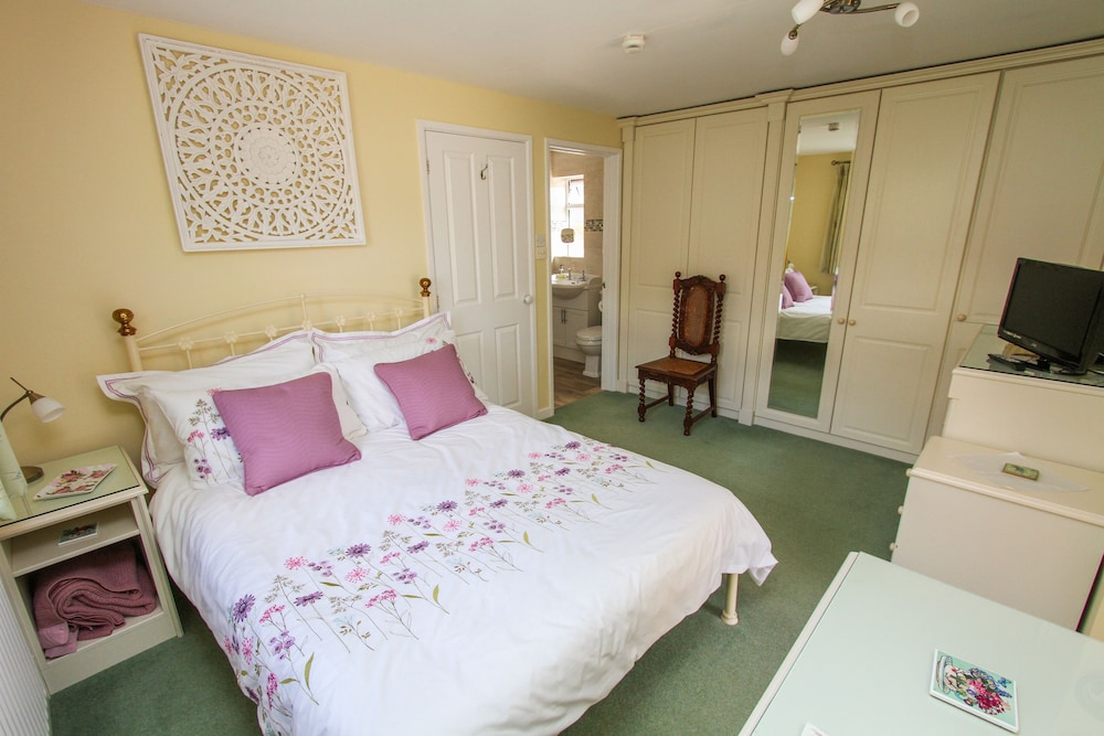 Double Room, Ensuite (Annex Sleeps 3) photo 2