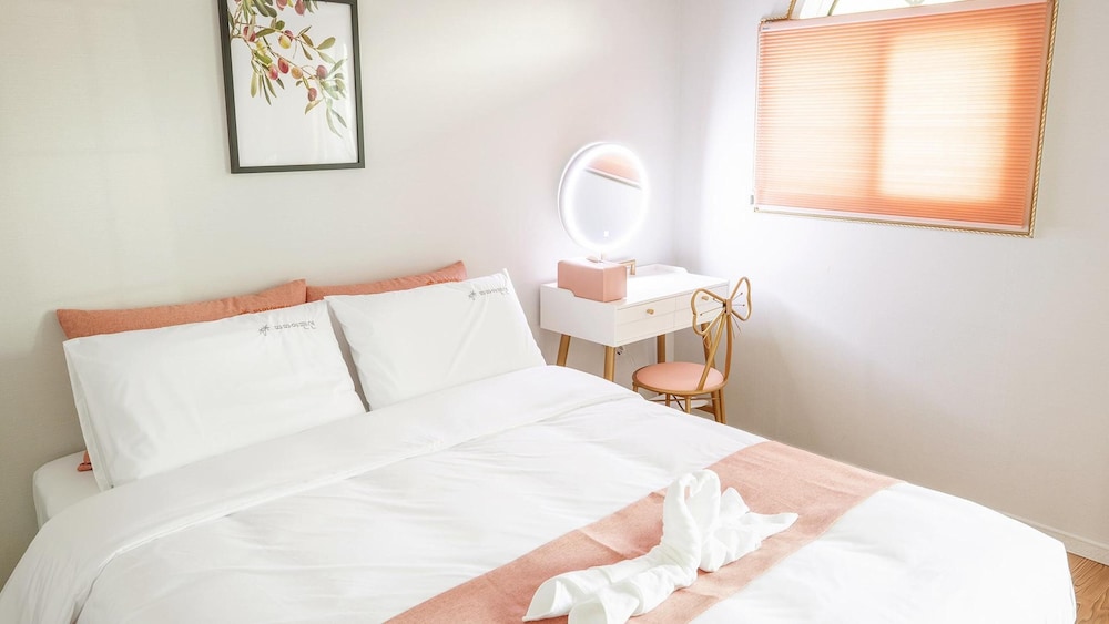 Basic Room, 1 Bedroom (103(with Pet,1st floor))